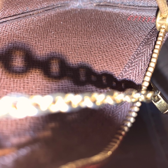 Louis Vuitton DE Cles - Picture 3 of 3